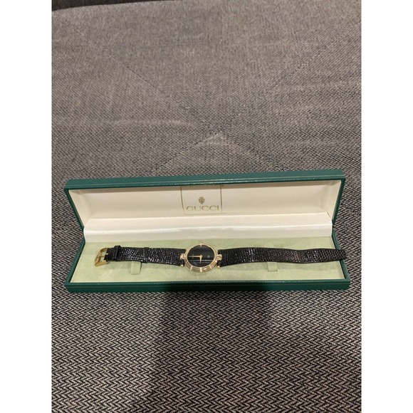 VINTAGE GUCCI WATCH ,LADIES,NOS.SWISS,4500 Black And Gold - Picture 1 of 7